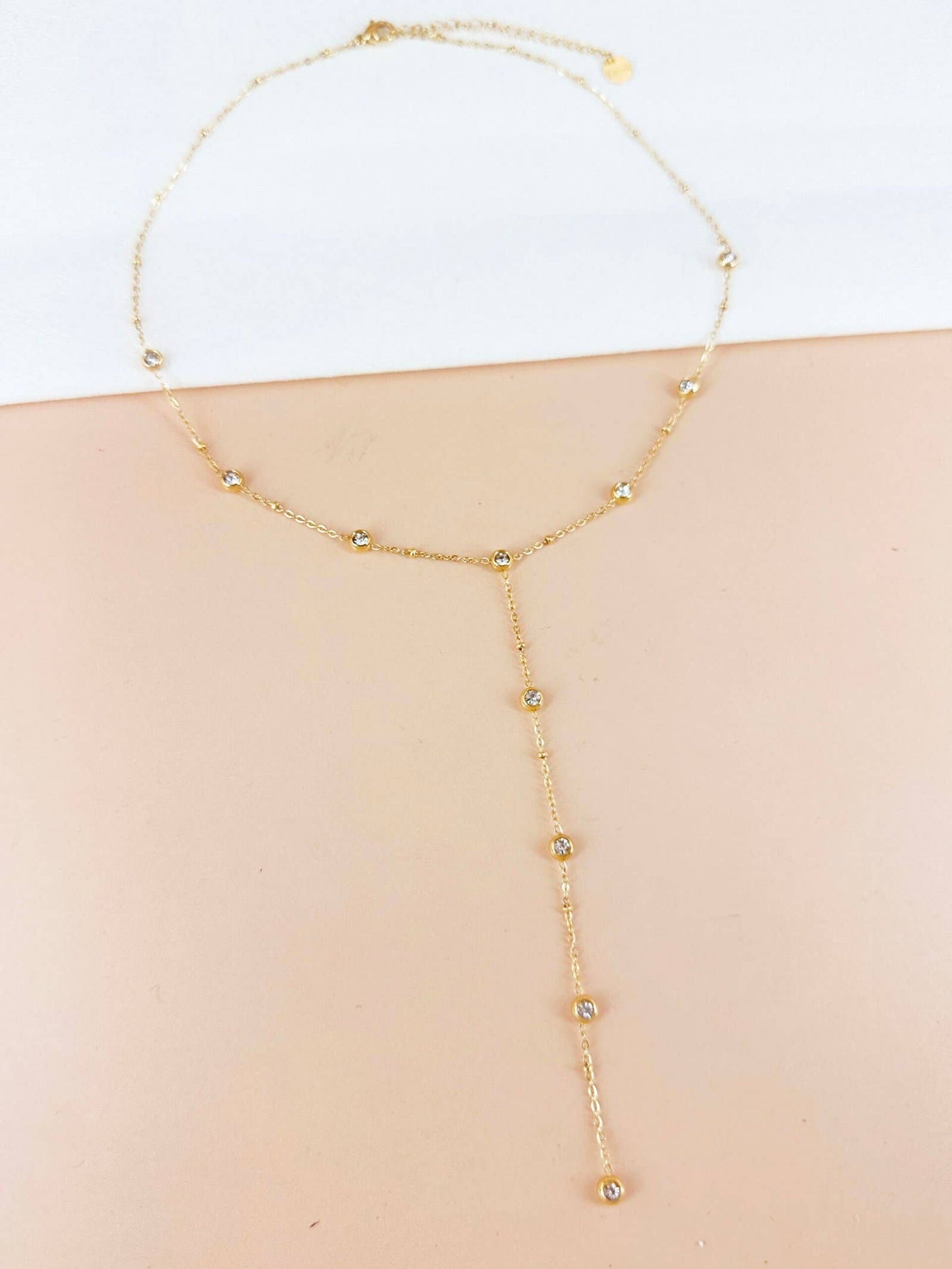 Collana sautoir a Y con strass in acciaio inossidabile
