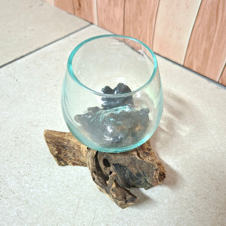 Vaso in Vetro Soffiato su Legno